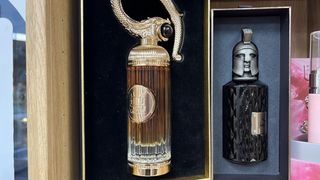 Perfume de Lujo Dorado y Negro