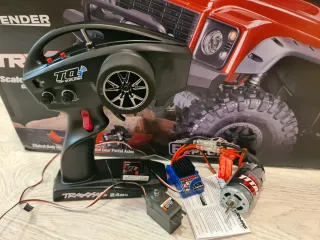 Emisora y electrónica TRX4