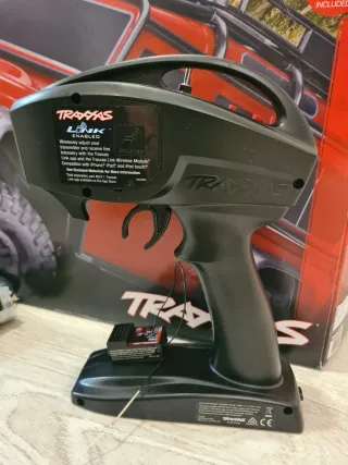 Emisora y electrónica TRX4