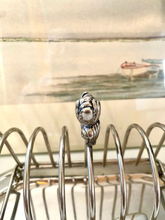 Porta-tostadas vintage plateado con bandeja y pala