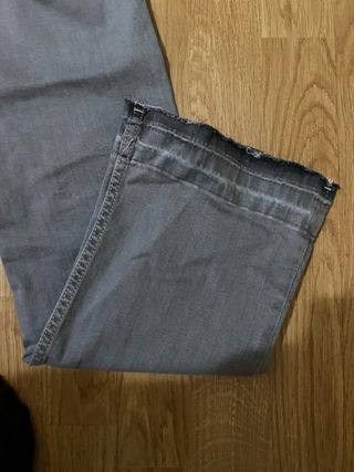 Pantalones grises campana