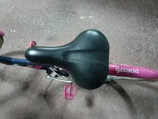 Bicicleta infantil rosa y azul