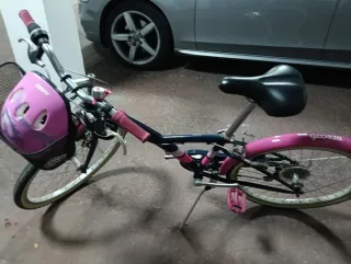 Bicicleta infantil rosa y azul