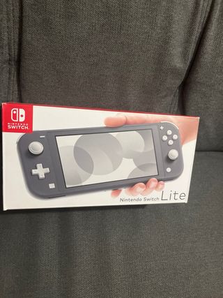 Nintendo Switch Lite + Accesorios y Juegos