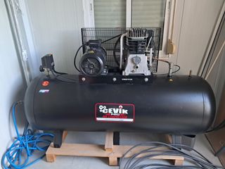 Compresor Aire CEVIK 7.5cv 500L. 11 kg presión
