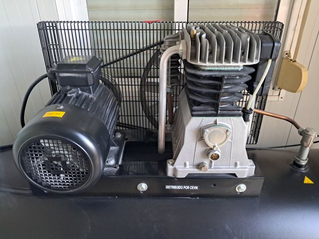 Compresor Aire CEVIK 7.5cv 500L. 11 kg presión