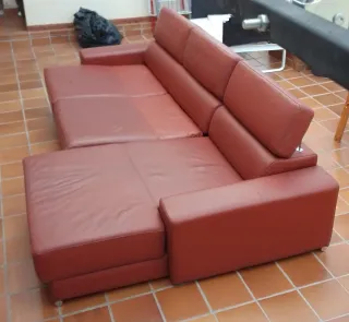 Se vende sofa chaiselongue de piel