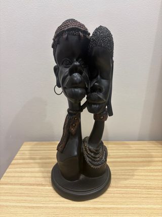 Figura pareja étnica decorativa