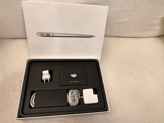 MacBook Air 13 MJVE2Y/A Plata con funda exterior