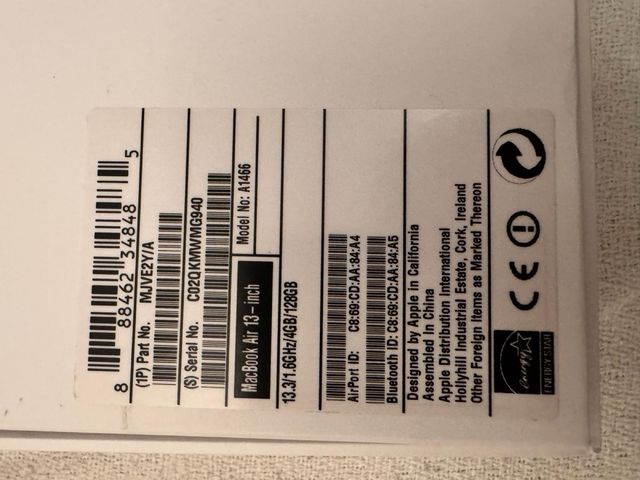 MacBook Air 13 MJVE2Y/A Plata con funda exterior