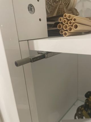 Vitrina de madera y cristal