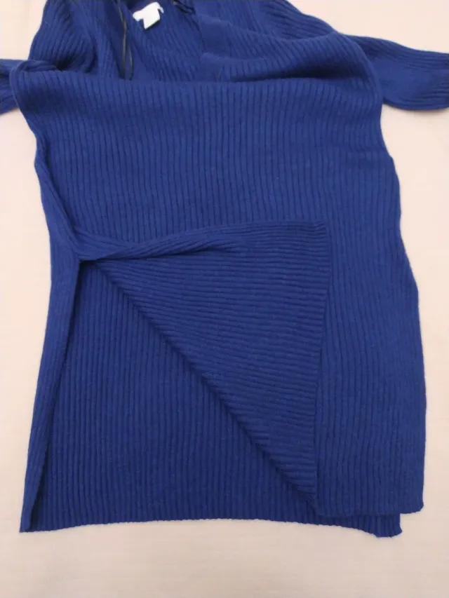Jersey H&M azul cuello pico