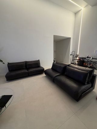Sofás Natuzzi de cuero marrón (2 unidades)