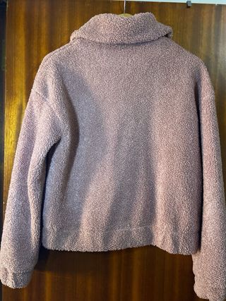 Abrigo borrego Stradivarius rosa Talla M