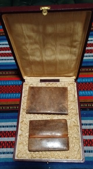 Cartera y pitillera piel serpiente con caja