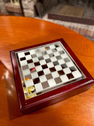 Juego de ajedrez de cristal