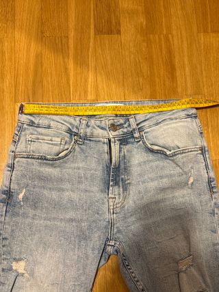 Pantalón vaquero Clarito. Talla 38. Bershka