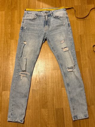 Pantalón vaquero Clarito. Talla 38. Bershka