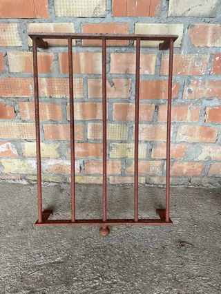 Reja barrotes macizos