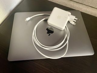 MacBook Air 13” - Gris Espacial