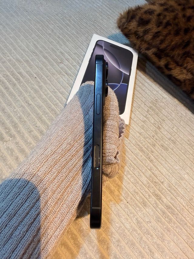 IPhone 16 Pro - 128GB - Black Titanium