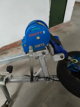 Remolque náutico para embarcaciones