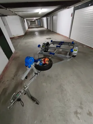 Remolque náutico para embarcaciones