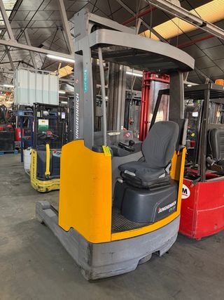 Carretilla retráctil Jungheinrich ETV 214