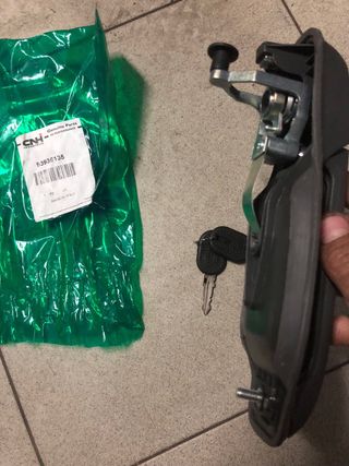 Maneta puerta delantera derecha IVECO DAILY II