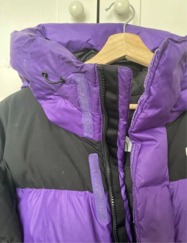 Abrigo plumas morado The North Face con capucha