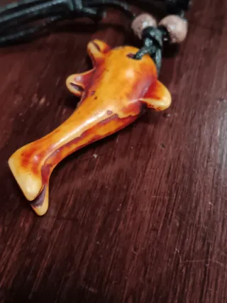 Collana con ciondolo a forma di delfino