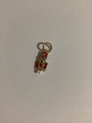 Charm Cascanueces Dorado y Rojo