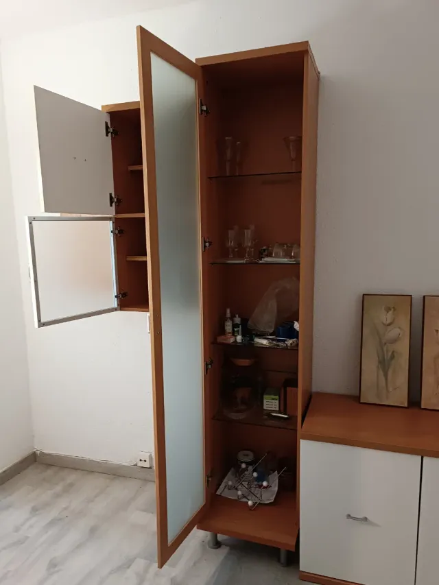 Mueble cristalera madera y cristal