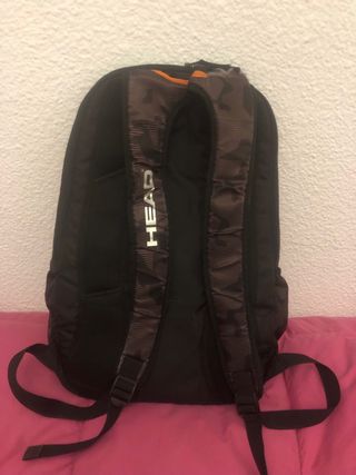 Mochila Head negra y multicolor .