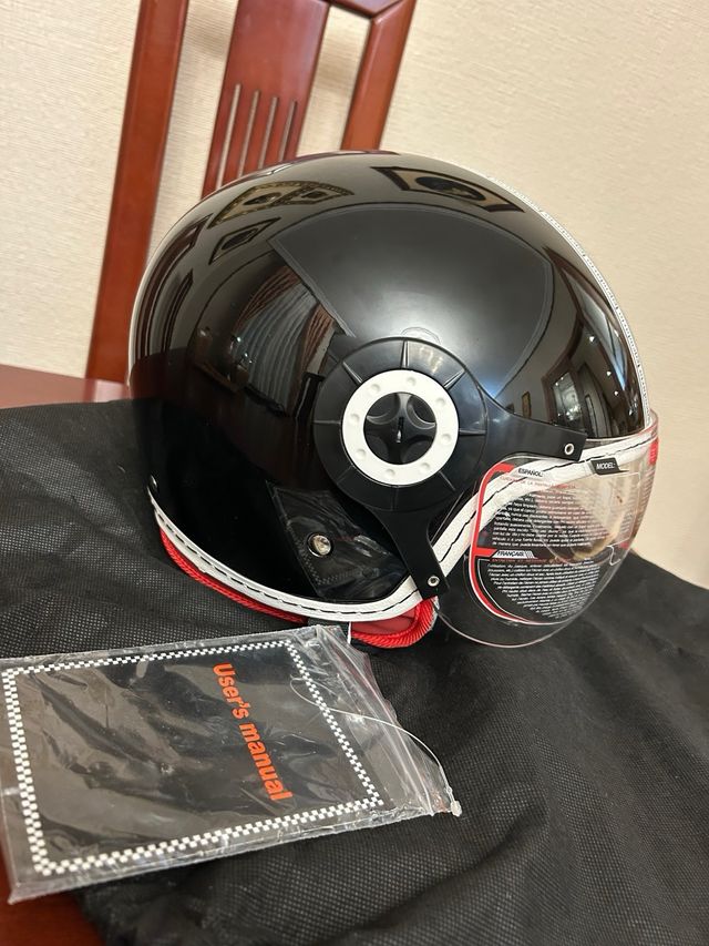 Casco Moto Negro con Visera
