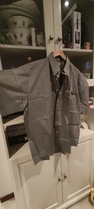 Camisa de hombre gris