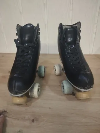 Patines de 4 ruedas negros