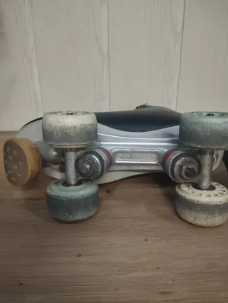 Patines de 4 ruedas negros