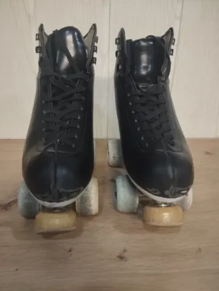 Patines de 4 ruedas negros