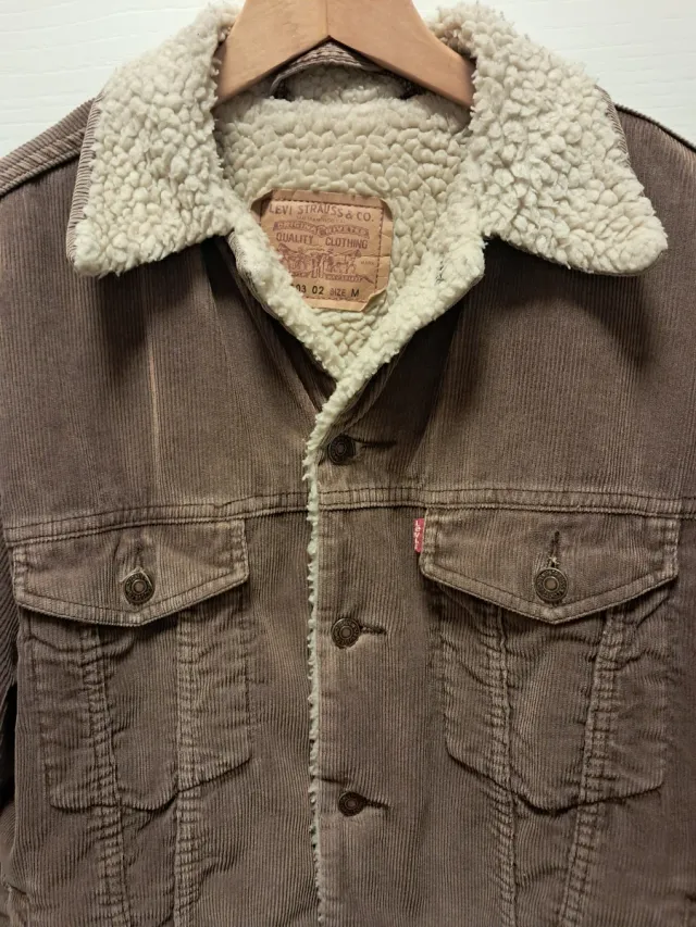Cazadora Levi's Talla M, pana marron y borregito