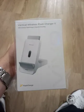 Cargador Inalámbrico Vertical FlashCharge II