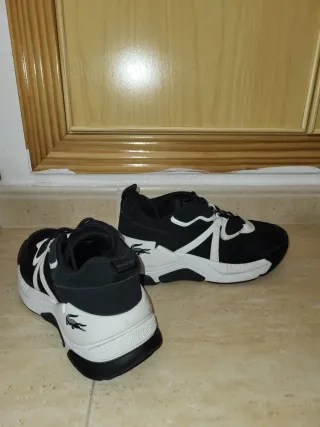 Zapatillas Lacoste Negras y Blancas