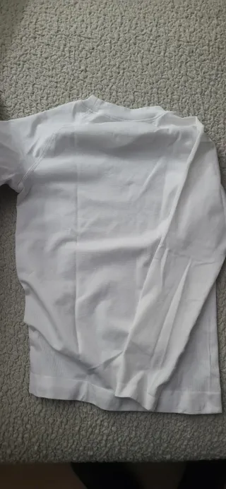 Camisetas térmica y malla blancas