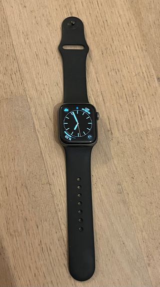 Apple Watch Series 5 40mm + Caricatore + 7 Cinturini