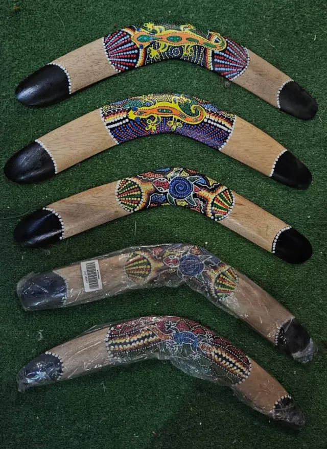 Boomerang Africano de madera pintado a mano