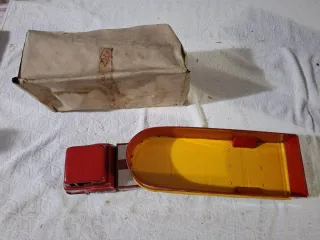 Camioncino BELL in latta con rimorchio