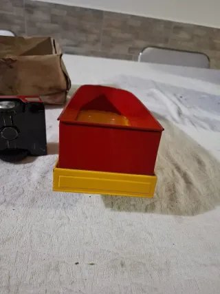 Camioncino BELL in latta con rimorchio