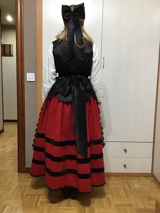 Traje Regional Negro y Rojo Talla Única