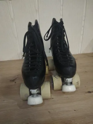 Patines de 4 ruedas negros