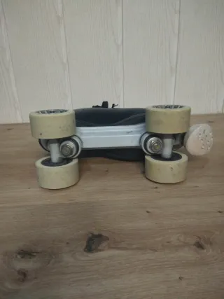 Patines de 4 ruedas negros
